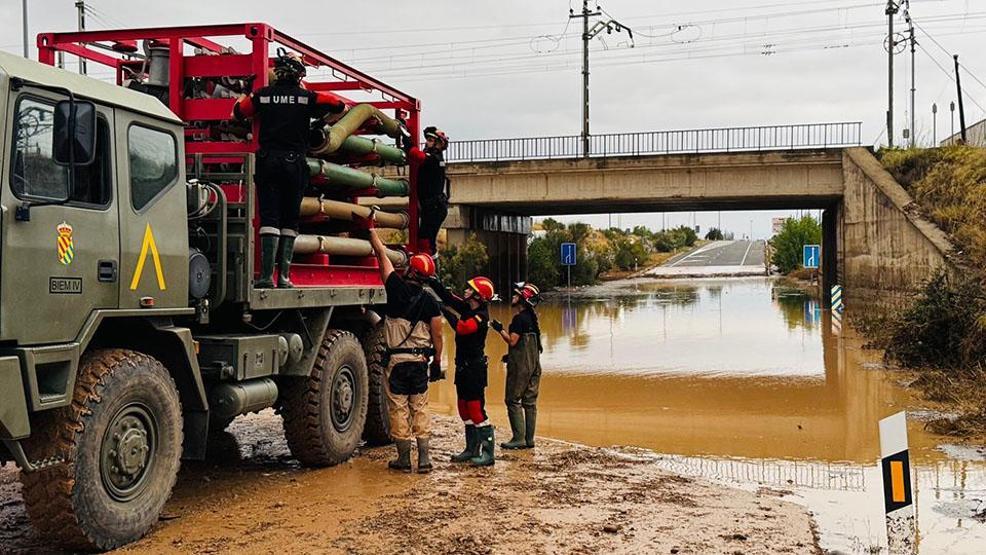 İspanyayı sel vurdu Araçlar yolda mahsur kaldı
