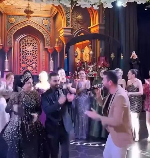 KADİR EZİLDİ İLE GAMZE TÜRKMENİN DÜĞÜNÜNDEN İLK KARELER Gören aynı şeyi söyledi: Maşallah, gönlünüzce olsun her şey