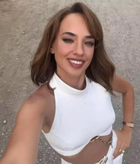 Seda Bakandan dikkat çeken paylaşım Yorumlar peş peşe geldi: BİRAZ FAZLA GÜZELSİN, BAŞKA SORUN YOK