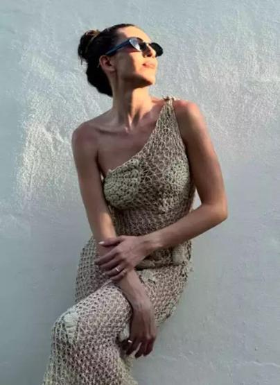 Selenanın yıldızıydı Sinem Kobal ağaca çıkıp meyve topladı