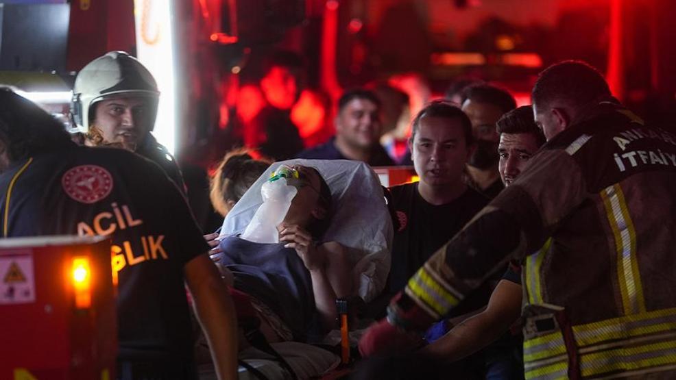 26 katlı binada yangın faciası: 1i bebek 3 kişi öldü