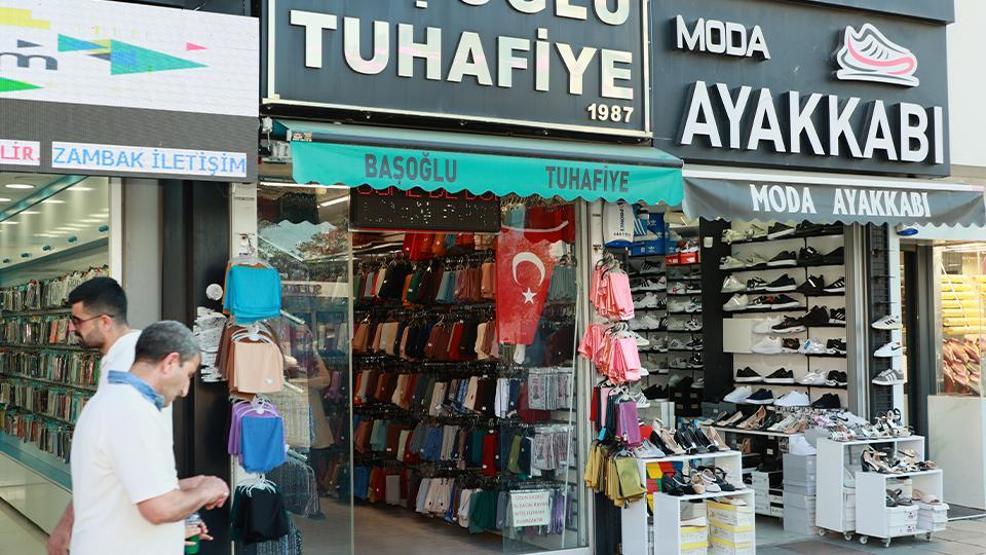 Cumhurbaşkanı Erdoğanın çağrısı sonrası Terörsüz Türkiyeye ay yıldızlı bayraklarla destek