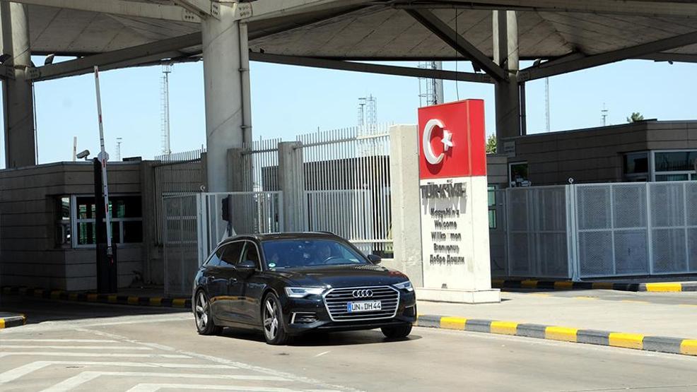 Akın akın geliyor: Gurbetçiler Kapıkule’de yoğunluk oluşturdu