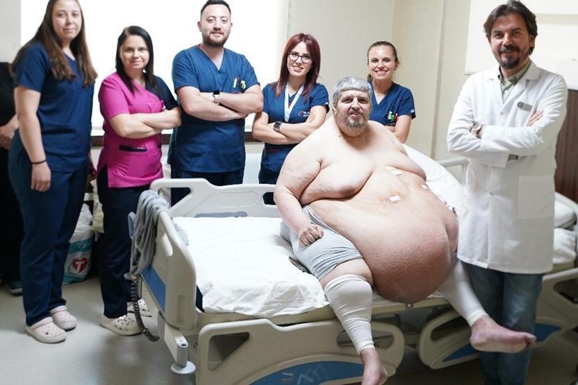 310 kiloya ulaşan adamın dramı son buluyor Hastaneden yürüyerek taburcu oldu
