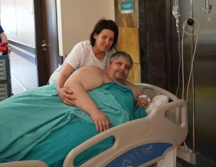 310 kiloya ulaşan adamın dramı son buluyor Hastaneden yürüyerek taburcu oldu