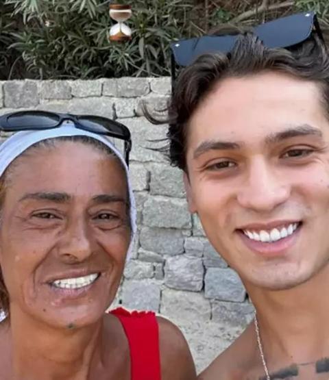 Bodrumda Yıldız Tilbe ve Rapçi Çakaldan Sürpriz Karşılaşma