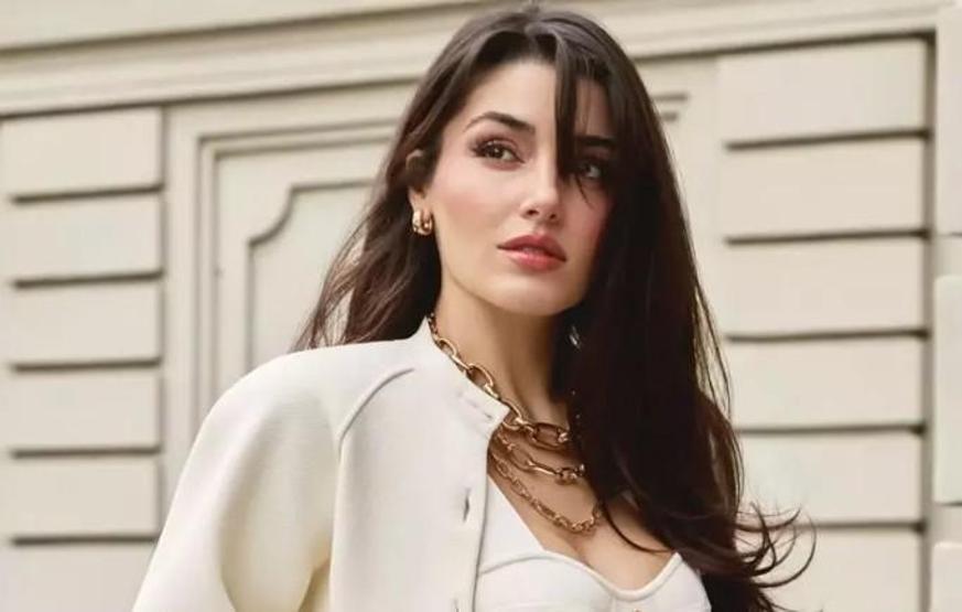 Hakan Sabancının Paylaştığı Fotoğrafla Hande Erçelin Doğal Güzelliği Gözler Önüne Serildi