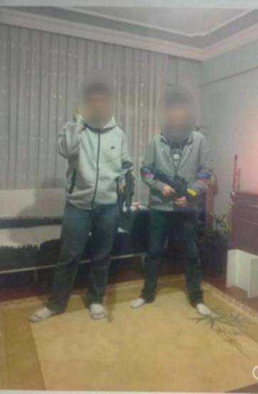 Minguzzi cinayeti davasında yeni gelişme Fotoğraflar silinen dosyalarda bulundu: Gülerek poz vermişler... 2 şüpheli hakkında 20 yıla kadar hapis istemi