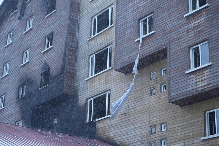 Boludaki otel yangınına ilişkin çarpıcı iddia: İtfaiyeye girip evrak yakmışlar
