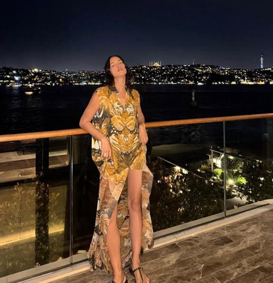 Ünlü model İstanbula hayran kaldı Irina Shayktan Yerebatan Sarnıcı pozu