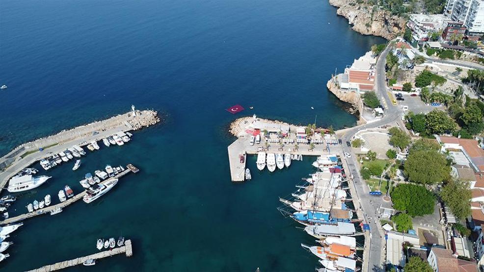 Dev Türk bayrağı 15 Temmuz anısına denizde dalgalandı