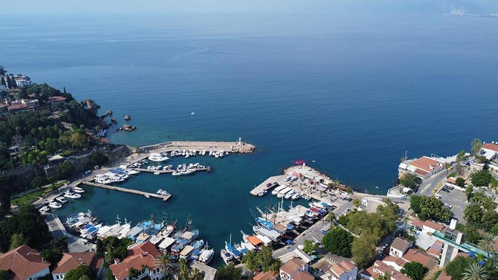 Dev Türk bayrağı 15 Temmuz anısına denizde dalgalandı
