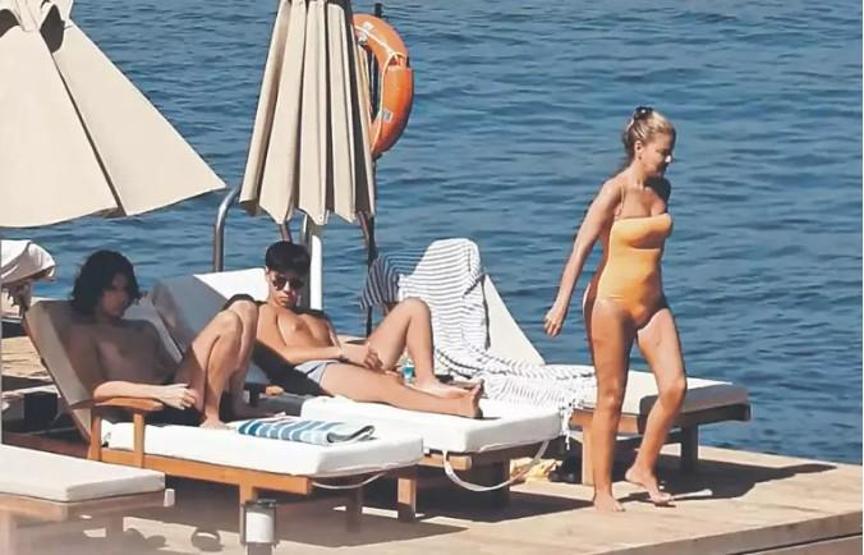 Gülben Ergen Yaz Tatiline Bodrum’da Başladı: Oğullarıyla Keyifli Anlar