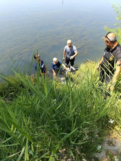 Köpeğin vefası herkesi duygulandırdı Yaralanan sahibini ambulansta da yalnız bırakmadı