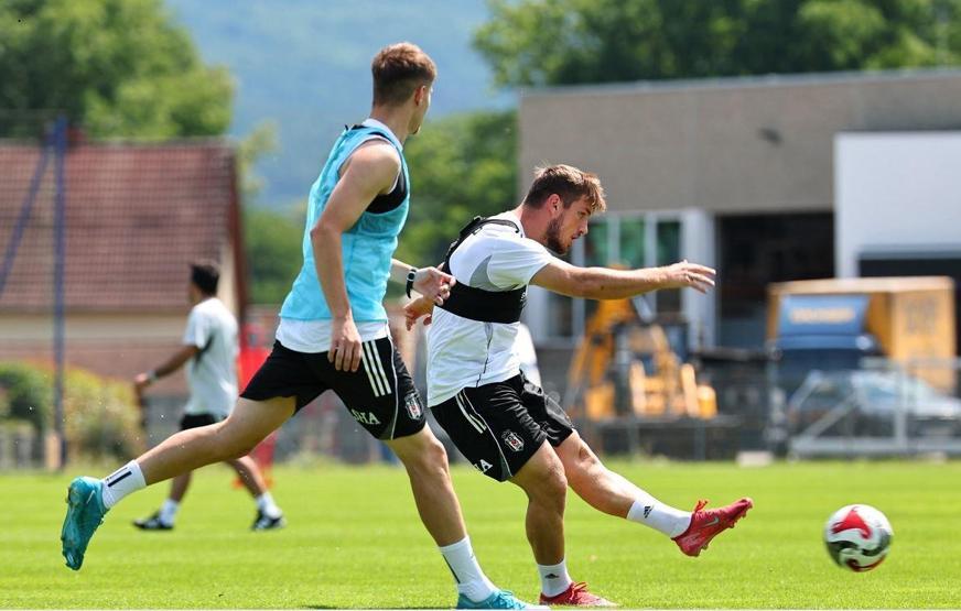 Beşiktaş’ta hazırlıklar çift antrenmanla sürdü