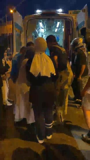 Arnavutköy’de otomobil elektrik direğine çarptı: 1’i çocuk 2 yaralı