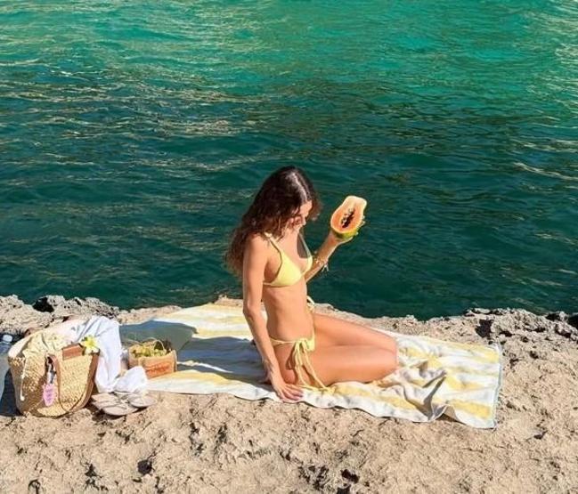 Aslı Sümen Tatilde Sınır Tanımadı Bikinili Pozları Sosyal Medyada Büyük İlgi Gördü