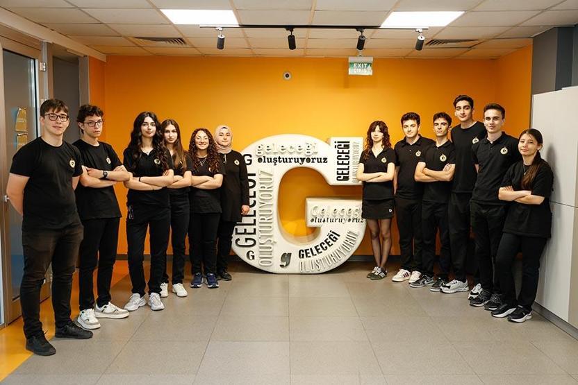 Avrupa yolculuğu bu lisede başlıyor: Yurt dışı staj ve eğitim imkanıyla fark yaratan okul
