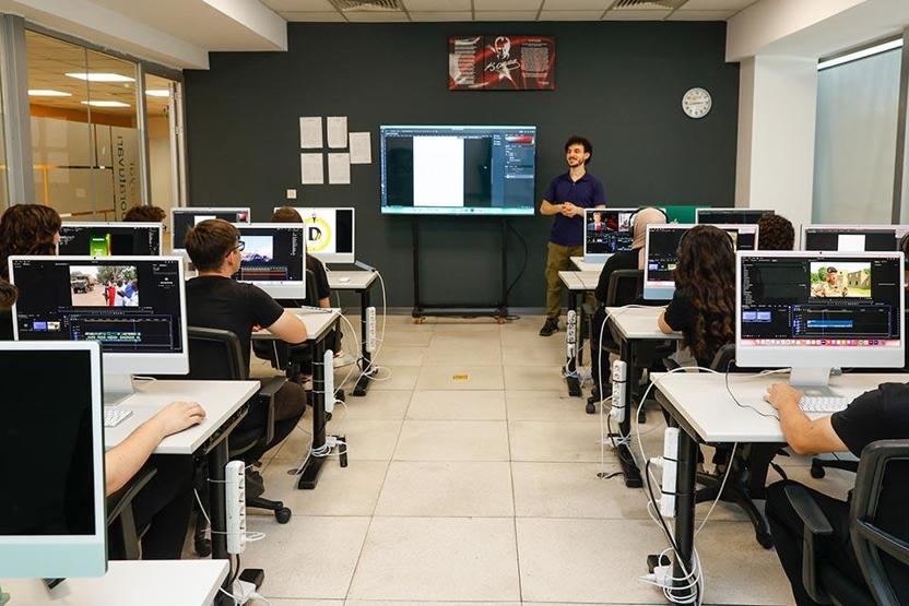 Avrupa yolculuğu bu lisede başlıyor: Yurt dışı staj ve eğitim imkanıyla fark yaratan okul