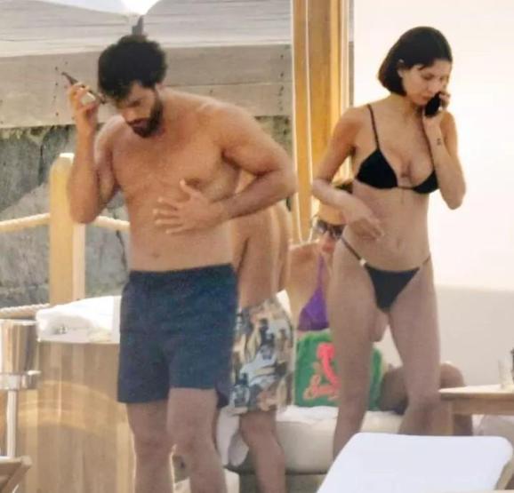 Can Yaman ve Sevgilisi Sara Bluma’dan Romantik Bodrum Tatili