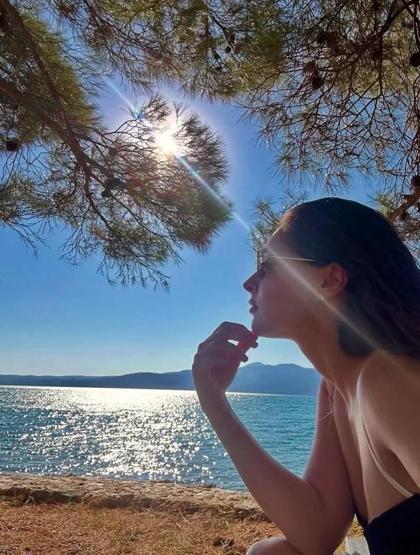 Cemre Baysel’in Yeni Tatil Rotaları ve Cesur Paylaşımları Sanal Medyayı Salladı