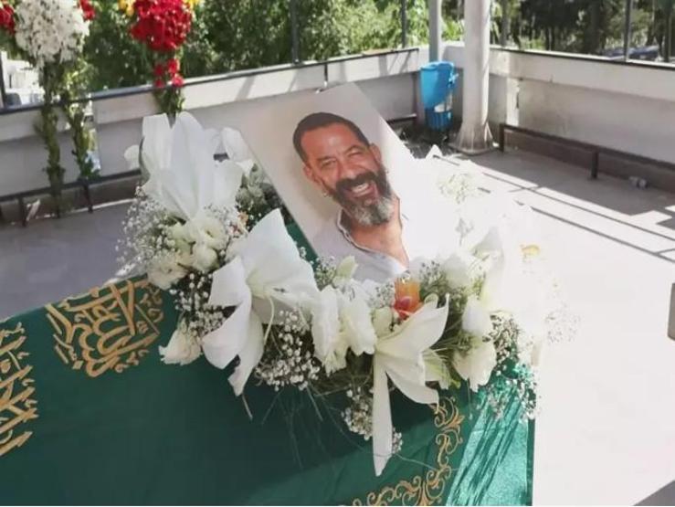 Müjde Uzman, Emre Törün’ün Cenazesinde Gözyaşlarına Boğuldu: İyi İnsanlar Hep Yaşar