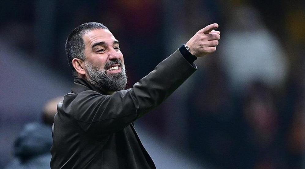 Arda Turanın Ukraynalı muhabirle göz teması kurmaması sosyal medyaya damga vurdu: HANIMCILIK KAZANACAK