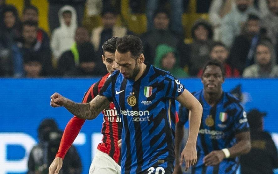 Fenerbahçe, Hakan Çalhanoğlu transferi için bir kez daha…