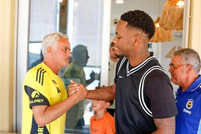 Jhon Duran’dan Jose Mourinho açıklaması Fenerbahçe transferi…