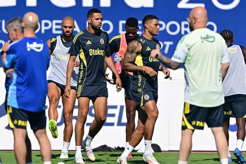 Fenerbahçe, hazırlıklarını sürdürüyor
