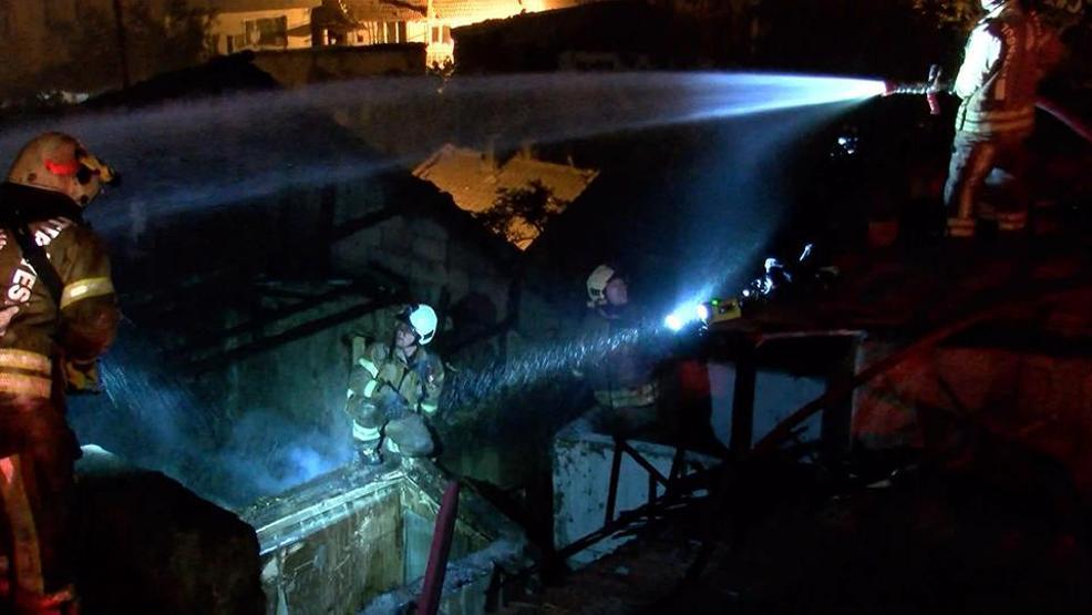 Gaziosmanpaşada buzdolabı patladı: Mahalle alev aldı, 4 ev küle döndü