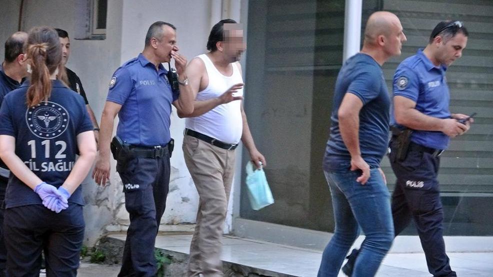 Çatıda köşe kapmaca Öfkeli koca itfaiye ekiplerini peşine taktı