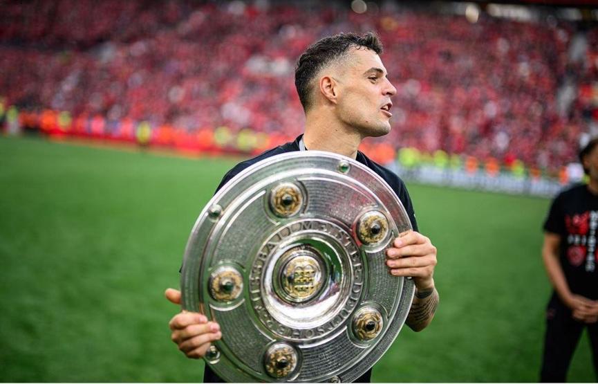 Almanlar duyurdu Fenerbahçe’den Granit Xhaka için transfer teklifi