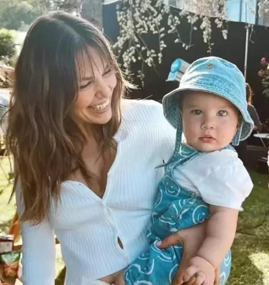 Aslı Enver’den Elay ile İç Isıtan Paylaşım: Hasat Zamanı