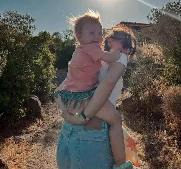 Aslı Enver’den Elay ile İç Isıtan Paylaşım: Hasat Zamanı