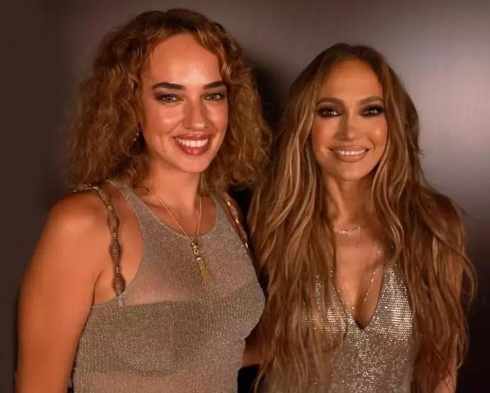 Seda Bakan ve Jennifer Lopez Yan Yana Sanal Medyada Yorumlar Bomba Gibi Düştü