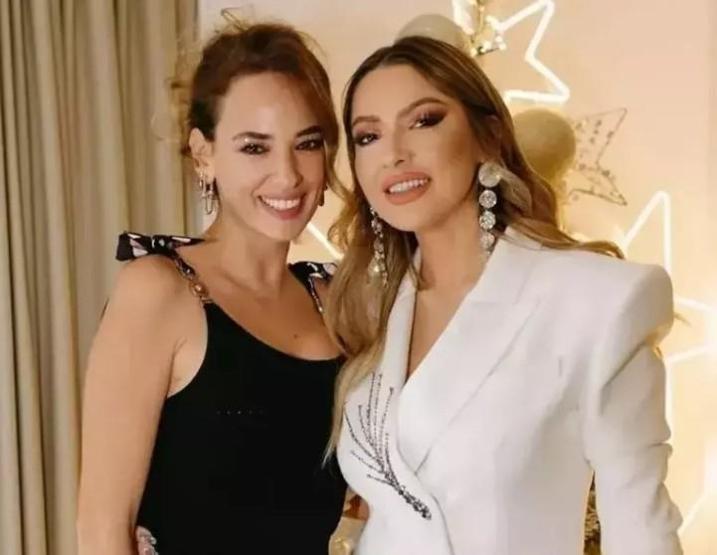 Seda Bakan ve Jennifer Lopez Yan Yana Sanal Medyada Yorumlar Bomba Gibi Düştü