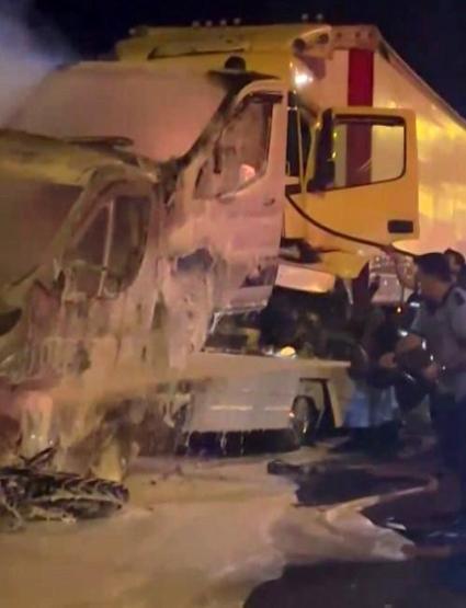 Gaziantepte korkunç kaza Yol kenarındaki motosiklet ve çekiciye çarptı: 1 ölü, 1 ağır yaralı