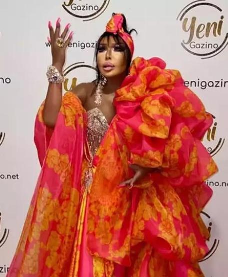 Bülent Ersoy, Borç Verdiği Kişiyi Sanal Medyada İfşaladı: 16 Bin TL’yi Acilen İstiyorum