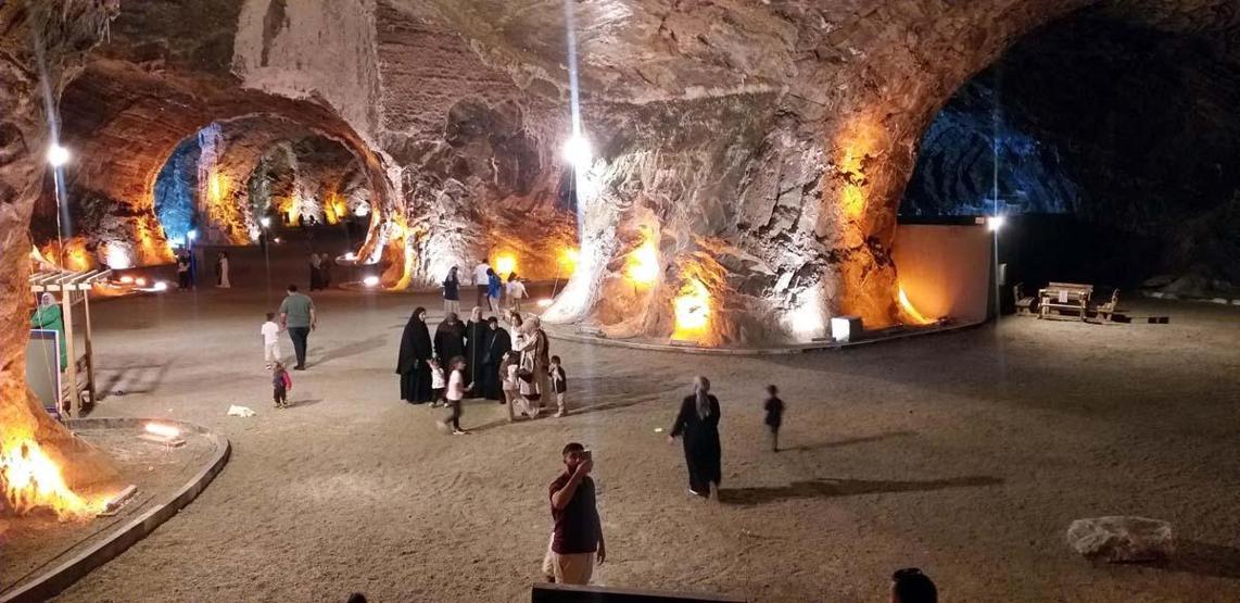 Ne İlaç Ne İğne Ne de Serum ŞİFA ARAYAN ORAYA KOŞUYOR... Astım, Bronşit, KOAH Hastalarının Uğrak Mekanı Oldu Her Yıl 150 Bin Kişi...