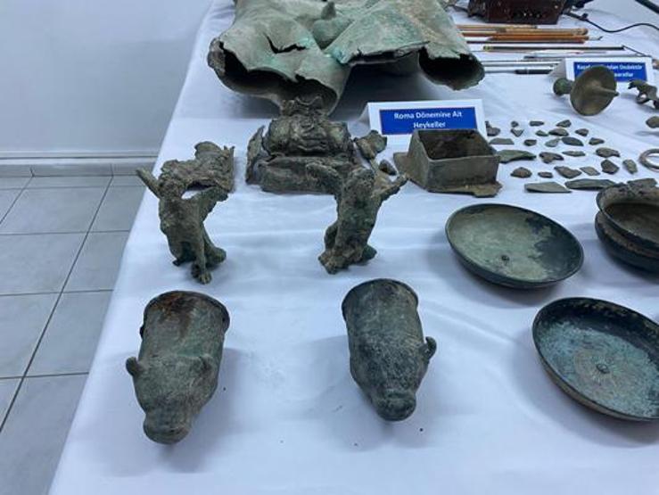 Bayburt’ta 156 adet tarihi eser ele geçirildi