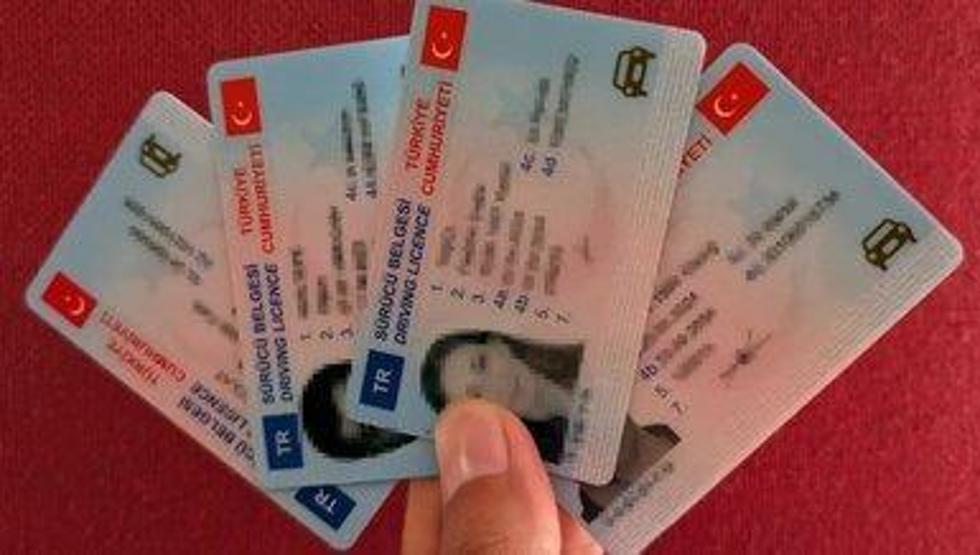 EHLİYET YENİLEME EVRAKLARI: Ehliyet yenileme randevusu nereden alınır e-Devlet eski tip sürücü belgesi yenileme ekranı