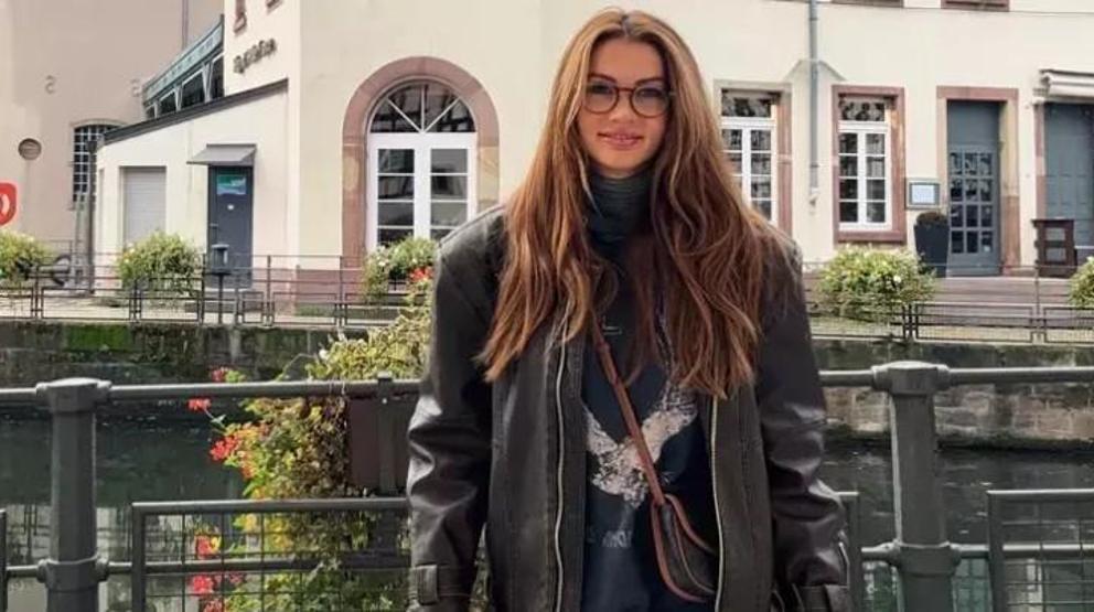 Burcu Özberkten Mısırdan Çarpıcı Paylaşım Havuz Başındaki Pozları Olay Oldu