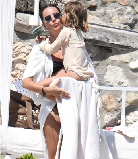 Pelin Akil ve Anıl Altan’dan Ayrılığa Rağmen Tatil Paylaşımı