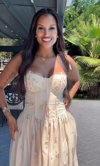 Galatasarayın yıldızı Mario Leminanın büyük aşkı Fanny Neguesha tarzıyla görenleri büyüledi: SENİ SEVİYORUZ YENGE