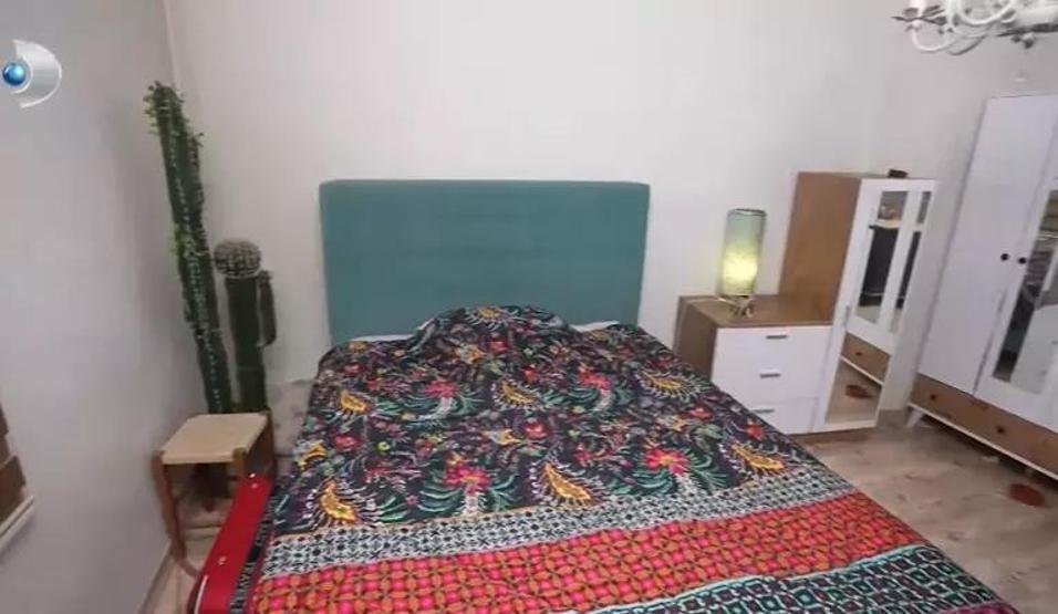 Ünlü Şarkıcı Evinin Kapılarını İlk Kez Açtı: Manzara İçin Bu Evde Oturuyorum
