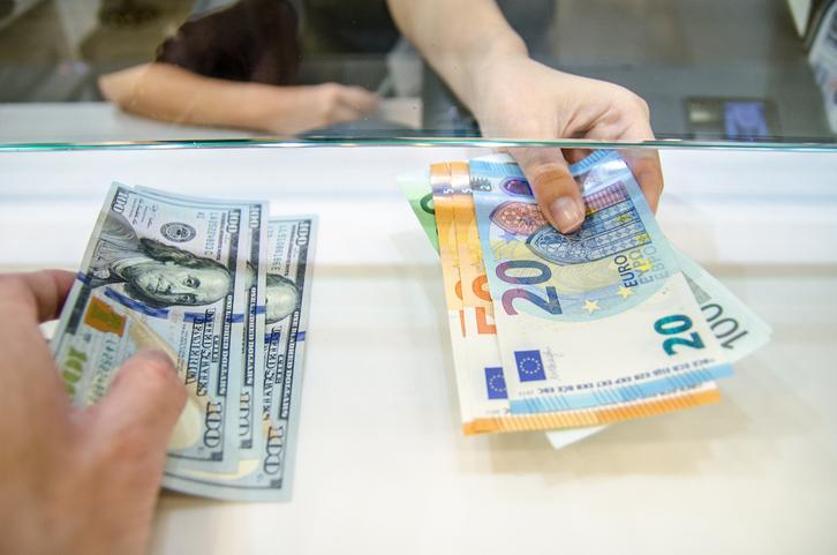 Euro dolar karşısında hız kazanıyor İşte yeni tahminler...