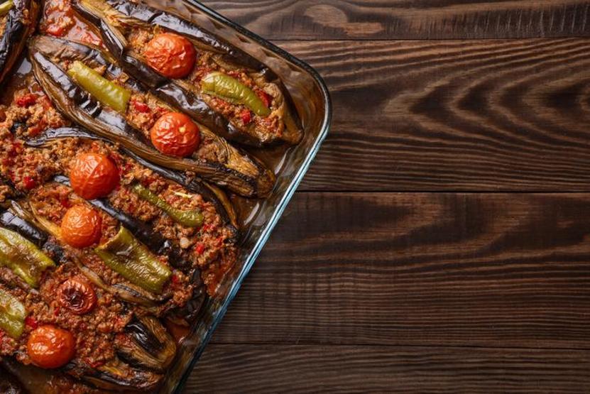 MASTERCHEF SOMER SİVRİOĞLUNUN EN SEVDİĞİ YEMEK 25-30 dakikada pişiyor Karnıyarık bu püf noktası ile daha lezzetli