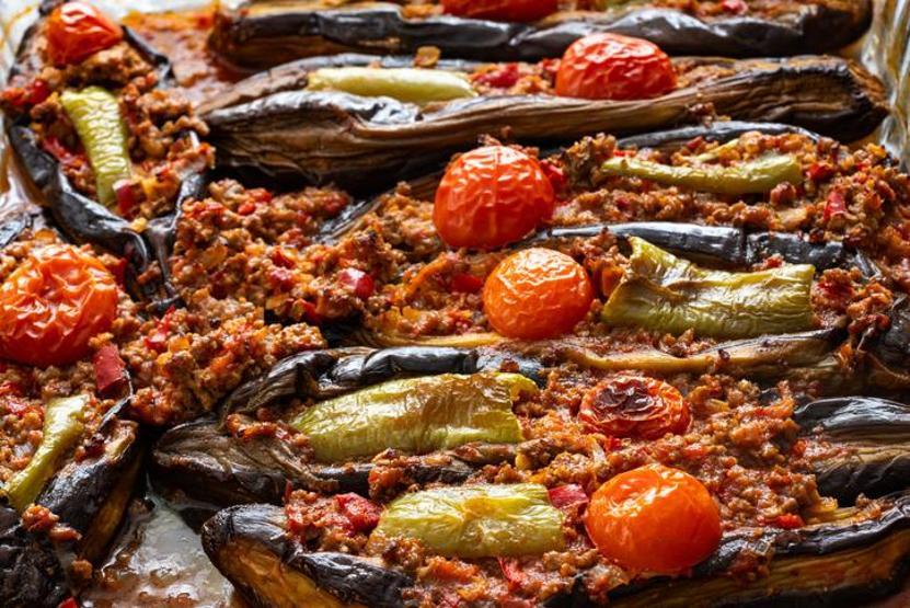 MASTERCHEF SOMER SİVRİOĞLUNUN EN SEVDİĞİ YEMEK 25-30 dakikada pişiyor Karnıyarık bu püf noktası ile daha lezzetli