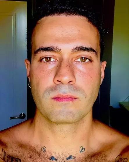 SERENAY SARIKAYANIN BİRİCİK SEVGİLİSİ MERT DEMİRE VİZE ŞOKU Tek başına kaldı